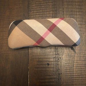 😀 vintage Burberry Glasses Case selling “as-is” non smoking home priced to sell.
